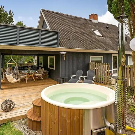 Holiday home Telefonvejen X