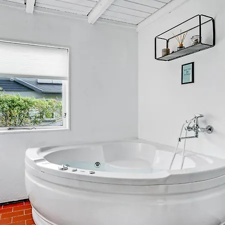 Holiday home Pet Friendly In Glesborg With Wifi *